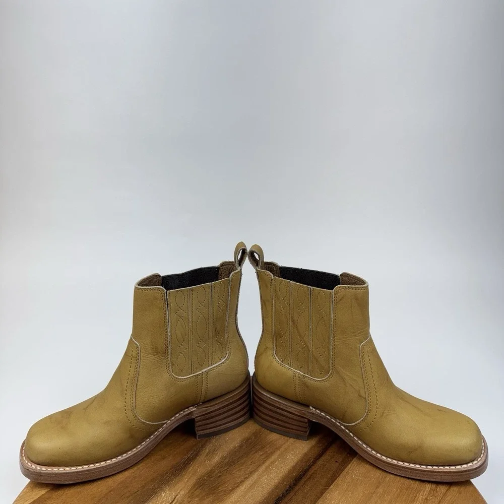New NWOB Womens Frye Campus Banana Leather Heeled Chelsea Ankle Boots Size 6 B